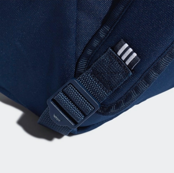 NWT Adidas Originals large backpack navy - Picture 4 of 7